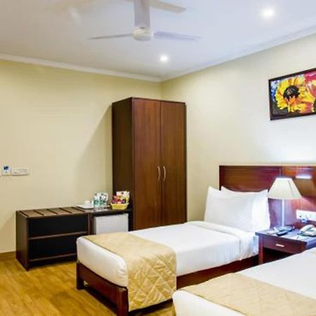 Clarks Inn Nehru Place Neu-Delhi Exterior foto