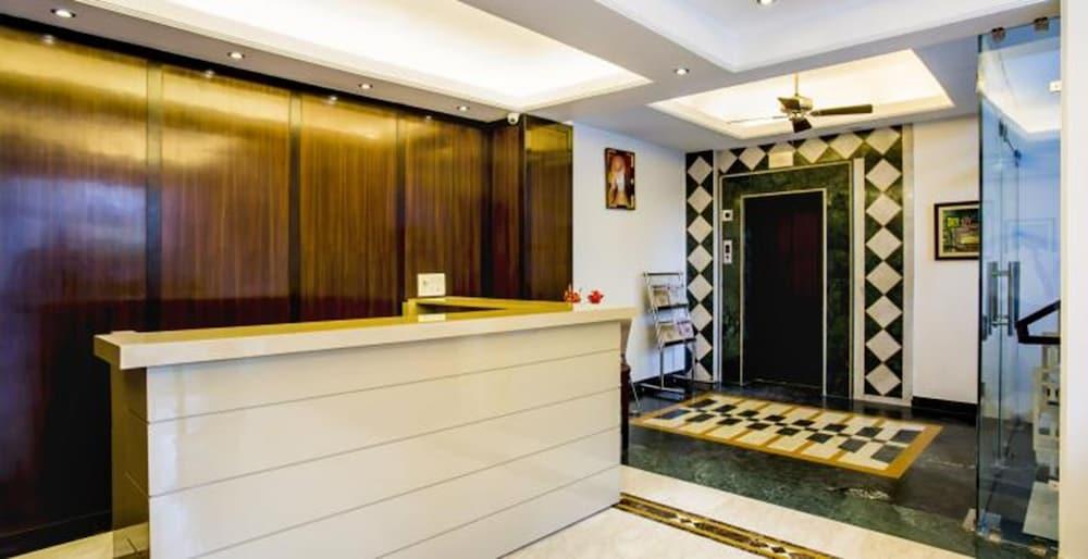 Clarks Inn Nehru Place Neu-Delhi Exterior foto