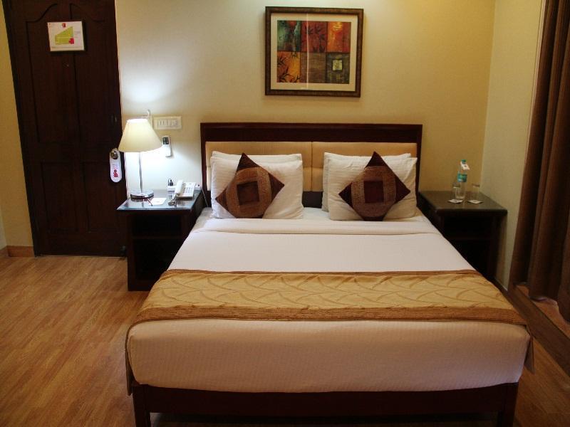 Clarks Inn Nehru Place Neu-Delhi Exterior foto